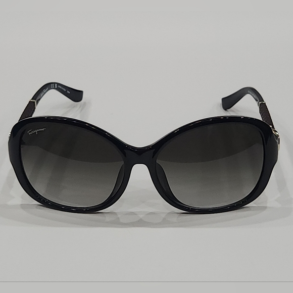 SALVATORE FERRAGAMO SF744SLA, Women’s Sunglasses - Picture 3 of 10